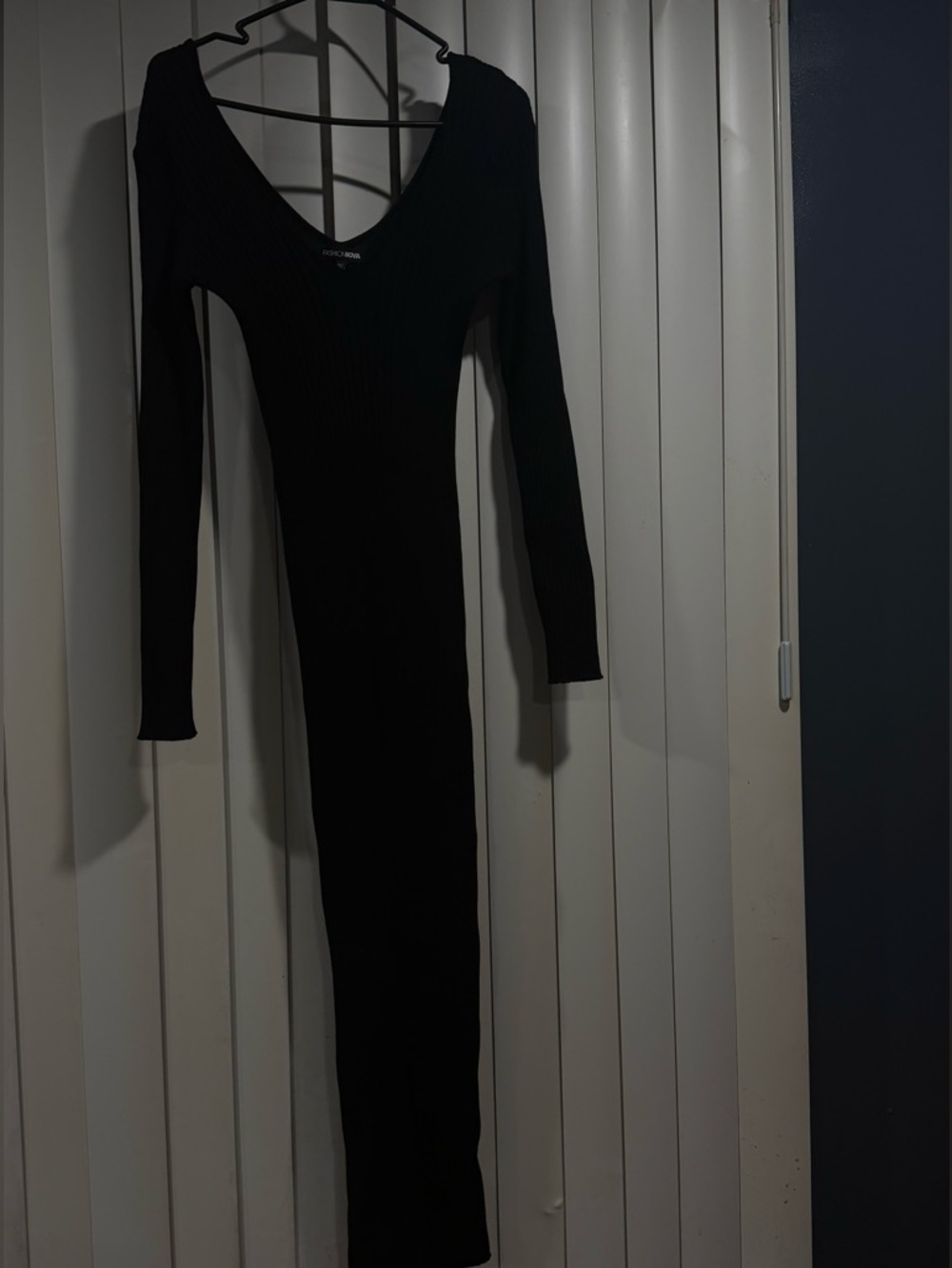 Long-Sleeve Black V-Neck Ribbed Maxi Dress